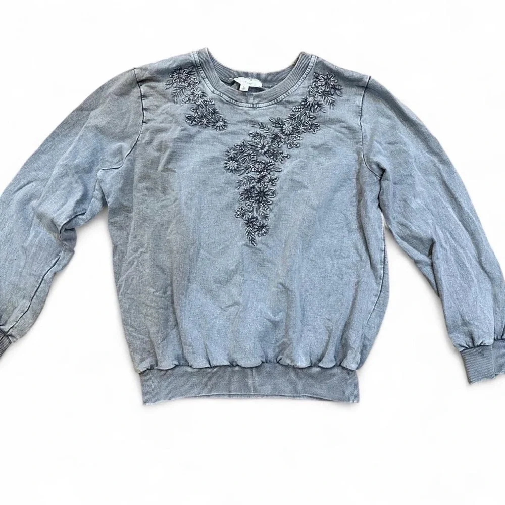 Solitaire 100% Cotton Faded Grey Floral Embroidered Crewneck Sweater size Large - Picture 7 of 7